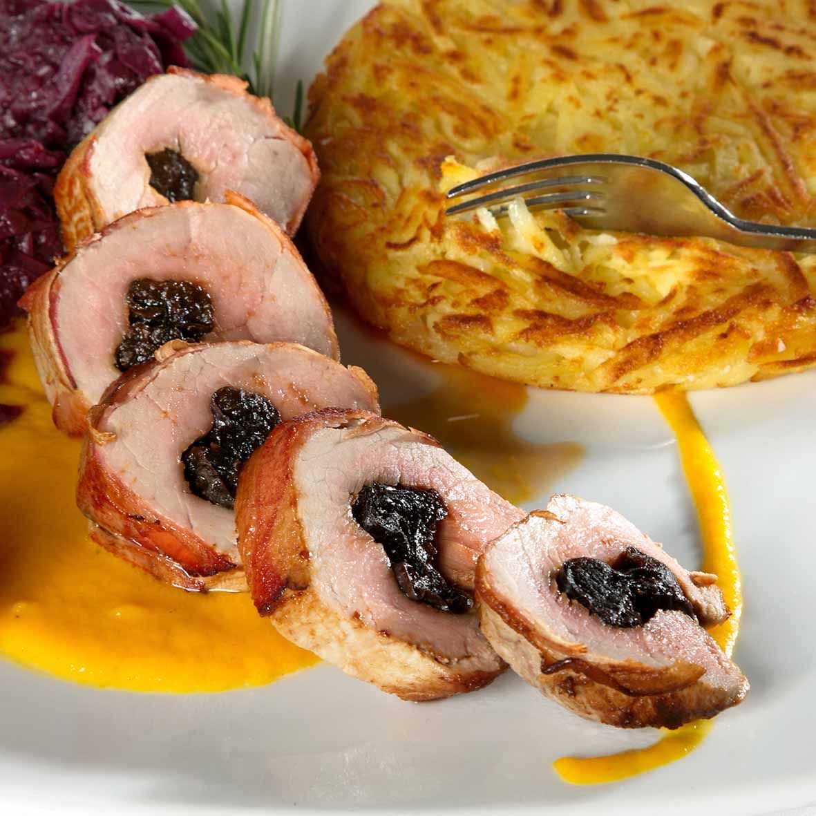 Schweineröllchen in Senfsauce – herzhaft gefüllt & fein abgeschmeckt