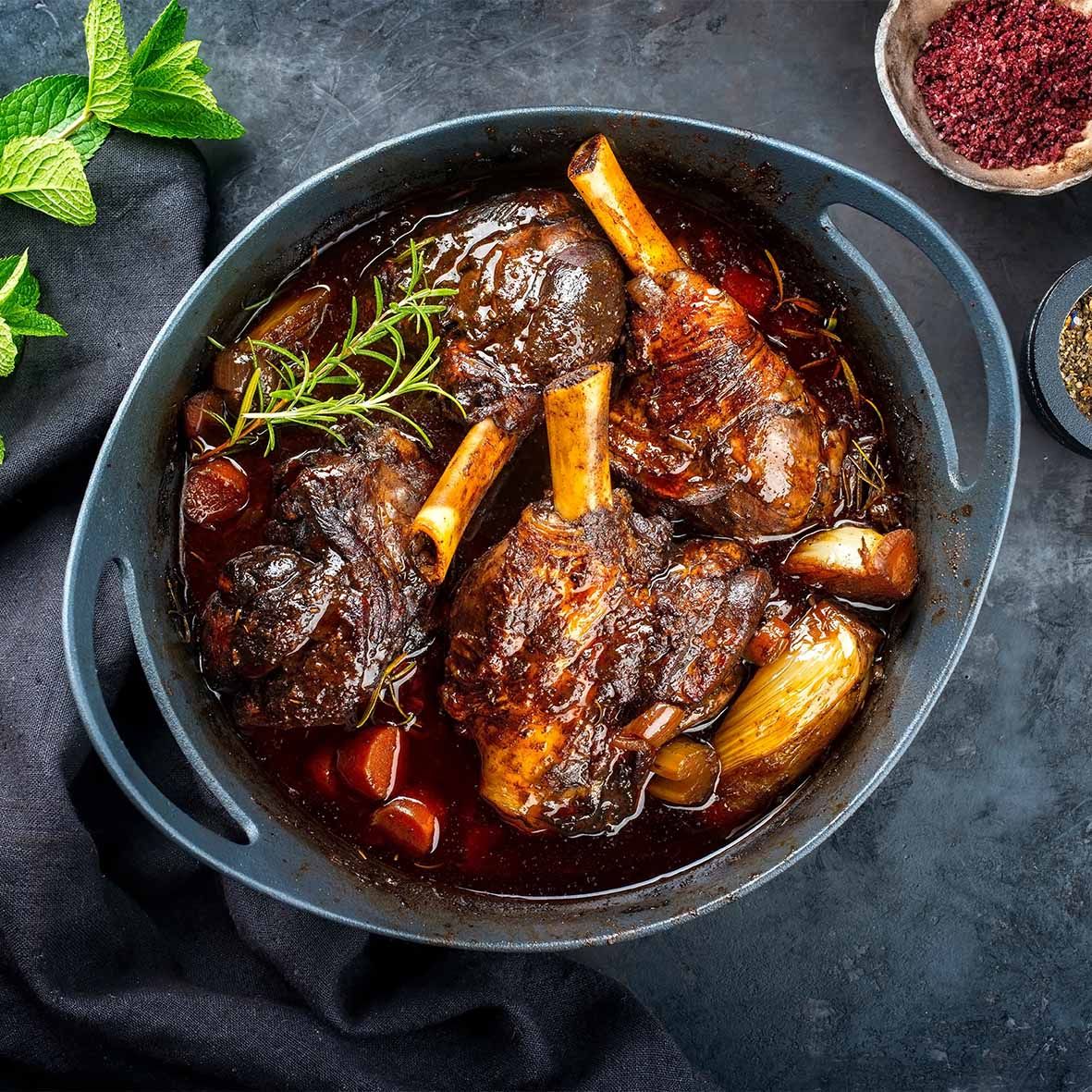 Geschmorte Lammhaxe mit Schmorgemüse – festlich & aromatisch (1 x 500g)   1