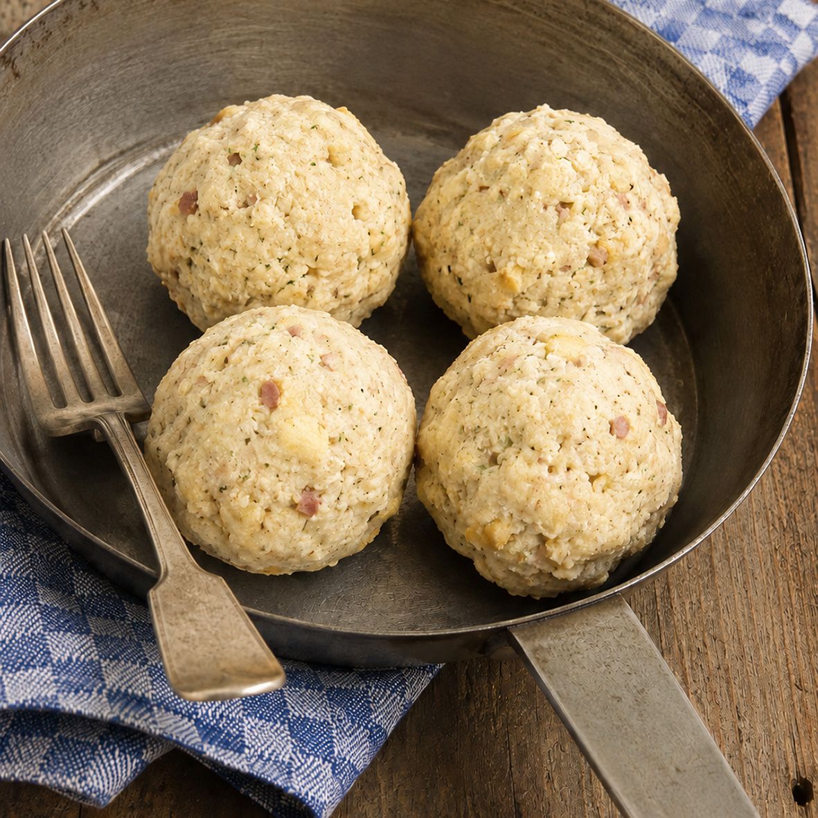 Semmelknödel mit heiß.geräu. Entenbruststücken ***  2